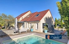 Châtenoy-En-Bresse (71) maison récente à vendre de 158 m² terrain de 1073 m² piscine chauffée Pergola bioclimatique et grand garage !