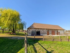 Rare à Lessard-en-Bresse : Ferme Bressane de 159 m2 Dépendance d'Exception et terrain de 8753 m2