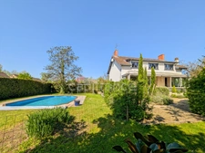 For sale in Saint-Marcel (71) Villa of 189 m² 7 rooms 5 bedrooms and building plot!