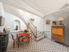 In Charrecey (71) Former wine estate of approximately 380 m² 13 minutes from the TGV station and 13000 m² of land!