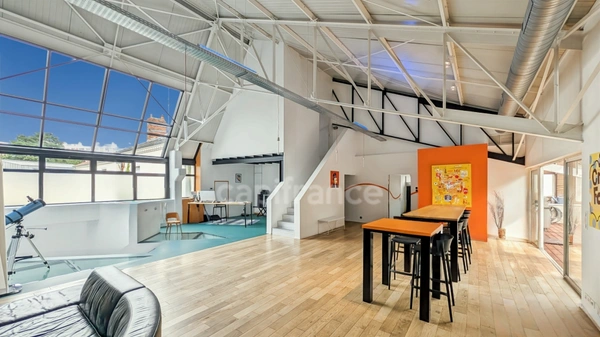 Loft à Chalon-Sur-Saône (71) Loft climatisé à vendre de 11 pièces terrasse piscine garage 412.4 m²