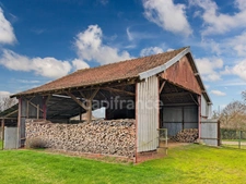 A LONGEPIERRE (71) à vendre ancienne ferme de 4 pièces nombreuses dépendances terrain de 3 851 m²