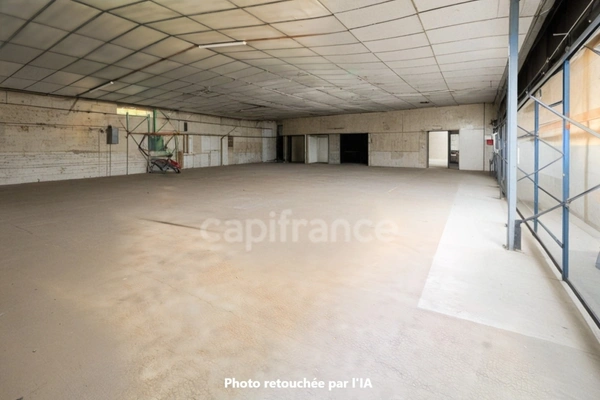 A vendre Dpt (71) à Saint-Léger-Sur-Dheune Entrepôt Local commercial professionnel de 400 m²
