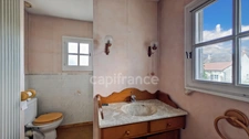 For sale: Magnificent 11-room house in Fontaines (71) with 7 bedrooms, garage, workshop, and 6000 m² of land!