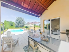 Lacrost (71) House for sale of 180 m² - 6 rooms - land of 2,481 m² swimming pool!