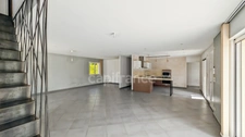 Est de Chalon-Sur-Saône (71) à vendre Maison de 175 m² 6 pièces grand garage indépendant piscine pool house terrain de 759 m² !
