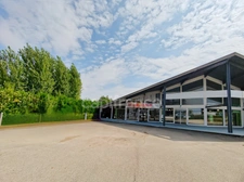 A vendre à Lux Dpt (71) Local commercial de 366 m² et bureaux 