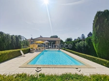 Lacrost (71) House for sale of 180 m² - 6 rooms - land of 2,481 m² swimming pool!
