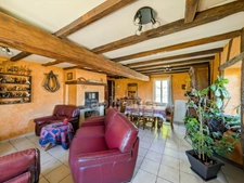Rare à Lessard-en-Bresse : Ferme Bressane de 159 m2 Dépendance d'Exception et terrain de 8753 m2