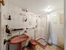 A LONGEPIERRE (71) à vendre ancienne ferme de 4 pièces nombreuses dépendances terrain de 3 851 m²