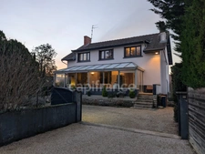 A vendre à Saint-Marcel (71) Villa de 189 m² 7 pièces 5 chambres et terrain à bâtir !