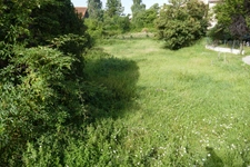 Terrain constructible de 1043m2 environ, tout proche du centre-ville de Maurs (15)