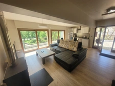 Maison avec très grand garage-atelier au bord du Lot (Cassaniouze, 15)