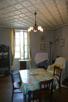Maison à rénover avec local commercial et logement indépendants (Maurs, 15)