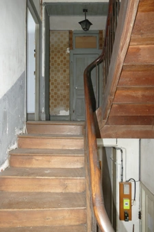 Maison à rénover avec local commercial et logement indépendants (Maurs, 15)