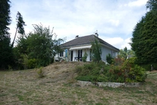 Maison plain-pied, restaurée, avec sous-sol et jardin, proche commerces et services médicaux
