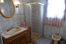 Maison 6 chambres avec 4600m2 de jardin, grand sous-sol, possibilité de vie en plain-pied (Calvinet-Puycapel, 15)