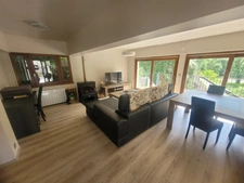 Maison avec très grand garage-atelier au bord du Lot (Cassaniouze, 15)