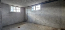 Maison plain-pied avec jardin, sous-sol, garage, 2 chambres