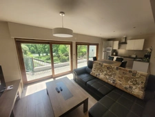 Maison avec très grand garage-atelier au bord du Lot (Cassaniouze, 15)