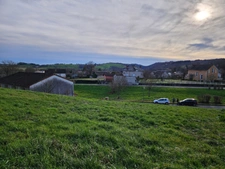 Terrain à bâtir, tout proche du centre-ville de Maurs (15)