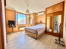 Maison 4 chambres avec T2 indépendant, garage et terrain de 690 m² – 64990 Mouguerre