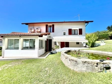 Maison 4 chambres avec T2 indépendant, garage et terrain de 690 m² – 64990 Mouguerre