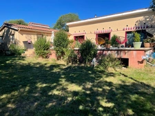villa principale T7 avec piscine et jardin + 2 petits immeubles locatifs composés de 20 chambres / à vendre à MONTPELLIER (34)