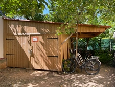 villa principale T7 avec piscine et jardin + 2 petits immeubles locatifs composés de 20 chambres / à vendre à MONTPELLIER (34)