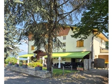 À VENDRE – HÔTEL RESTAURANT 2★ AVEC LOGEMENT DE FONCTION, PARC ET FORT POTENTIEL DE DÉVELOPPEMENT – BEAUCROISSANT (ISÈRE)