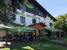 À VENDRE – HÔTEL RESTAURANT 2★ AVEC LOGEMENT DE FONCTION, PARC ET FORT POTENTIEL DE DÉVELOPPEMENT – BEAUCROISSANT (ISÈRE)