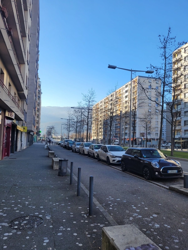 Murs commerciaux à vendre GRENOBLE (38)