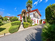 ANGLET FLEURISTES – Maison 9 pièces de 202 m² habitables – Double habitation ou activité professionnelle/libérale possible