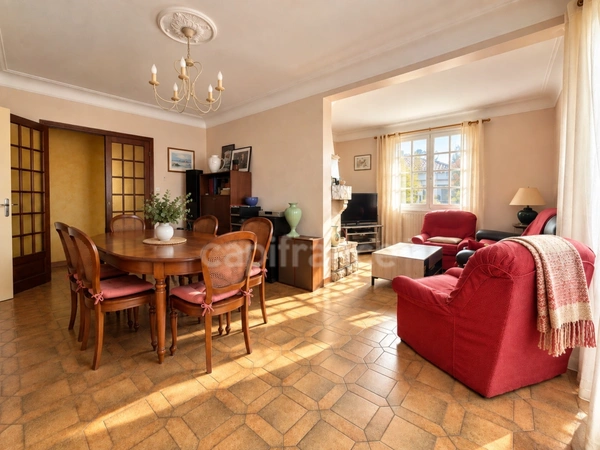 ANGLET FLEURISTES – Maison 9 pièces de 202 m² habitables – Double habitation ou activité professionnelle/libérale possible