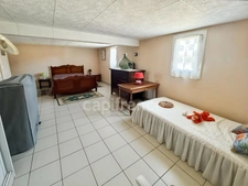 VEAUCHE – BELLE MAISON FAMILIALE de 130 m², CLIMATISEE, LUMINEUSE, TRES BIEN EQUIPEE, AU CALME sur 1050 m² de TERRAIN CLOS