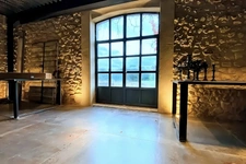 Local/bureau à louer AIX EN PROVENCE (13)dans ancien chai viticole du XVIIIe – 132 m²