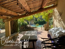 Maison à vendre 5 chambres ROGNES (13) 170 m², piscine, nombreuses dépendances et jardin arboré de 4 500 m² : idéale pour une famille, un artisan ou une activité de soins