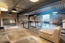 Local/bureau à louer AIX EN PROVENCE (13)dans ancien chai viticole du XVIIIe – 132 m²