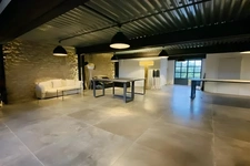 Local/bureau à louer AIX EN PROVENCE (13)dans ancien chai viticole du XVIIIe – 132 m²