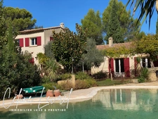 Maison à vendre 5 chambres ROGNES (13) 170 m², piscine, nombreuses dépendances et jardin arboré de 4 500 m²