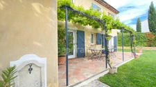 Dpt Bouches du Rhône (13), à vendre à AIX EN PROVENCE maison, 3 chambres sur un joli jardin de près de 600m2