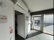 Local commercial de plus de 187 m²  à louer SALON DE PROVENCE (13)