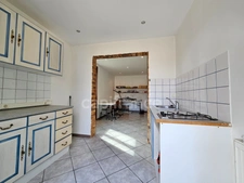 Maison à vendre 6 pièces sur 2 000 m² de terrain à PANISSIERES (42)
