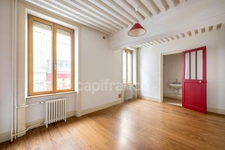 Maison à vendre avec jardin dépendances et garage PANISSIERES (42)