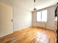 Maison à vendre 8 pièces avec sous-sol garage et dépendances et jardin de 1000 m² CHAMBOST LONGESSAIGNE (69)