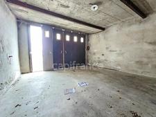 Maison à vendre 4 pièces 3 CHAMBRES AVEC GARAGES ET JARDIN PANISSIERES (42)