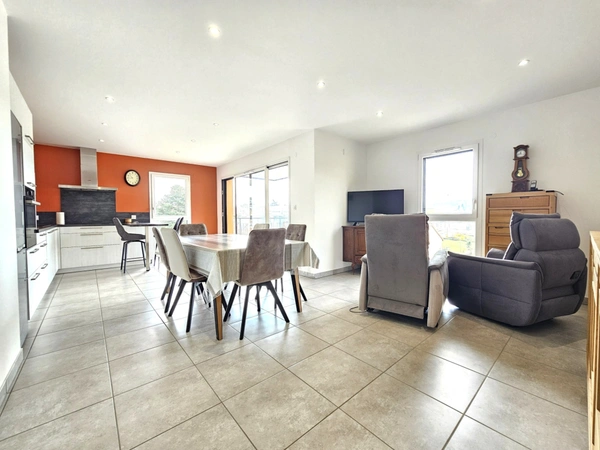 Appartement à vendre 3 pièces 2 GARAGES TERRASSE PANISSIERES (42)