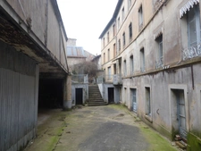 Dpt Loire (42), à vendre PANISSIERES Immeuble à réhabiliter de 1200 m2