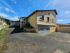 Maison à vendre 8 pièces avec sous-sol garage et dépendances et jardin de 1000 m² CHAMBOST LONGESSAIGNE (69)