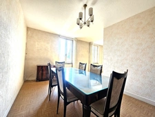 Maison à vendre 8 pièces avec sous-sol garage et dépendances et jardin de 1000 m² CHAMBOST LONGESSAIGNE (69)